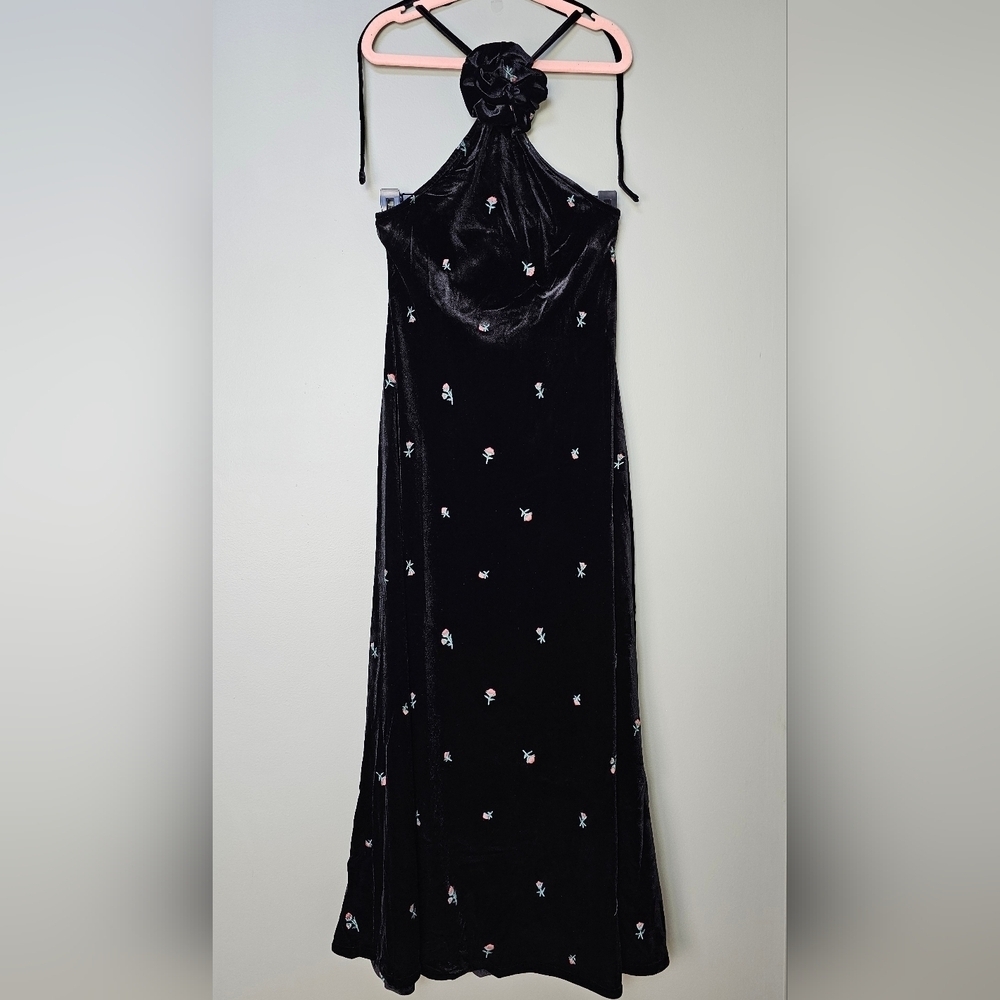 WeWoreWhat Women's High Neck Velvet Flower Halter Midi Dress, Black, Size Medium - Picture 6 of 15